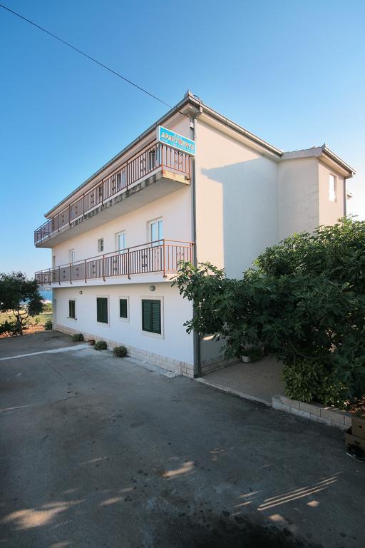 Apartments Daniela Трогир Экстерьер фото